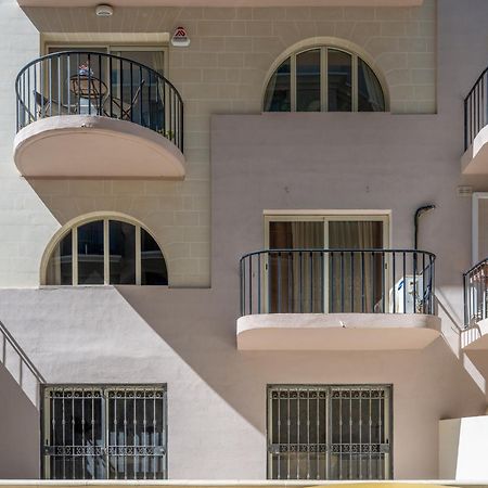 Spacious 3 Bedroom Apartment In The Heart Of St Julians Saint Julian's Dış mekan fotoğraf