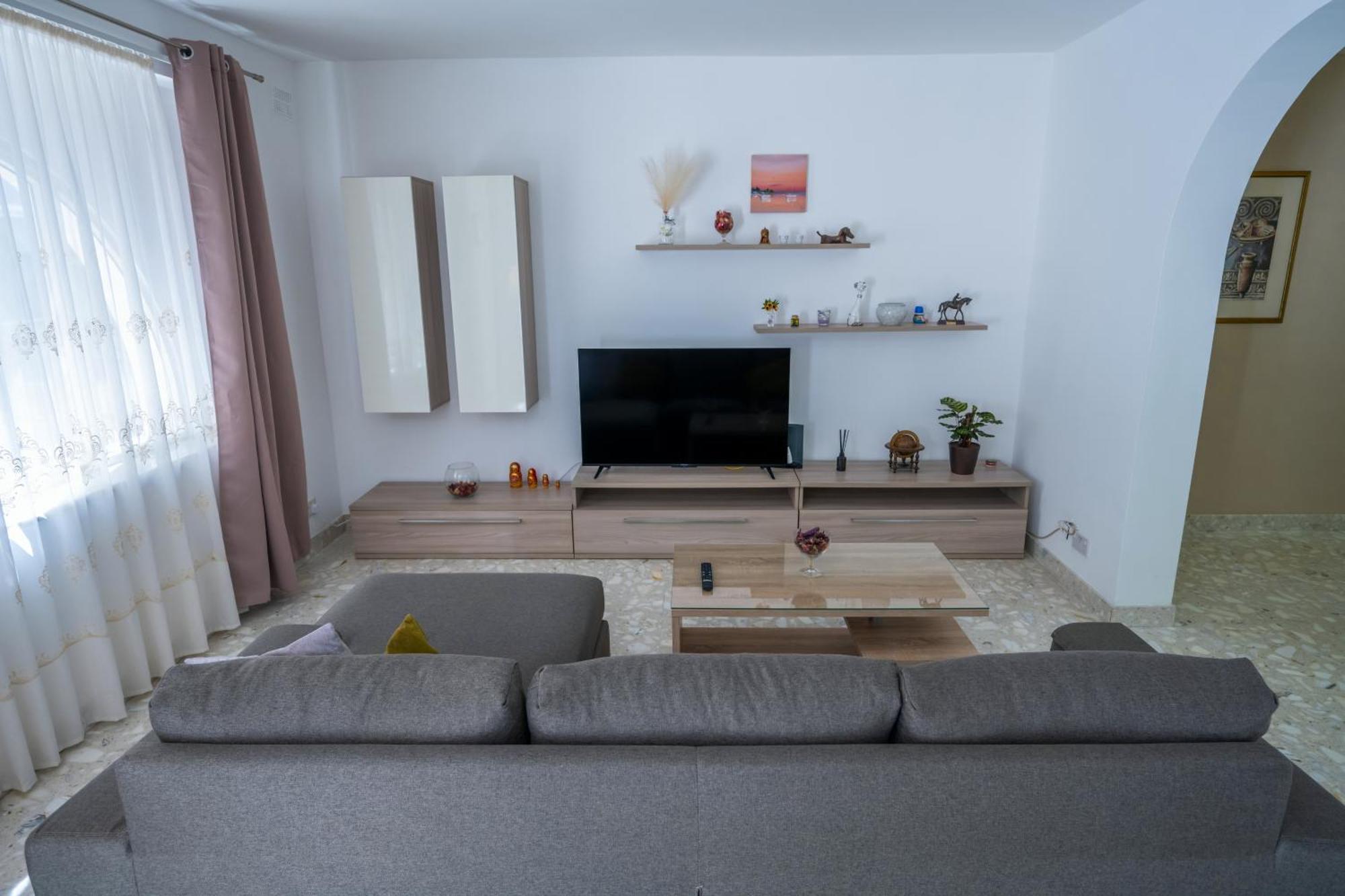 Spacious 3 Bedroom Apartment In The Heart Of St Julians Saint Julian's Dış mekan fotoğraf