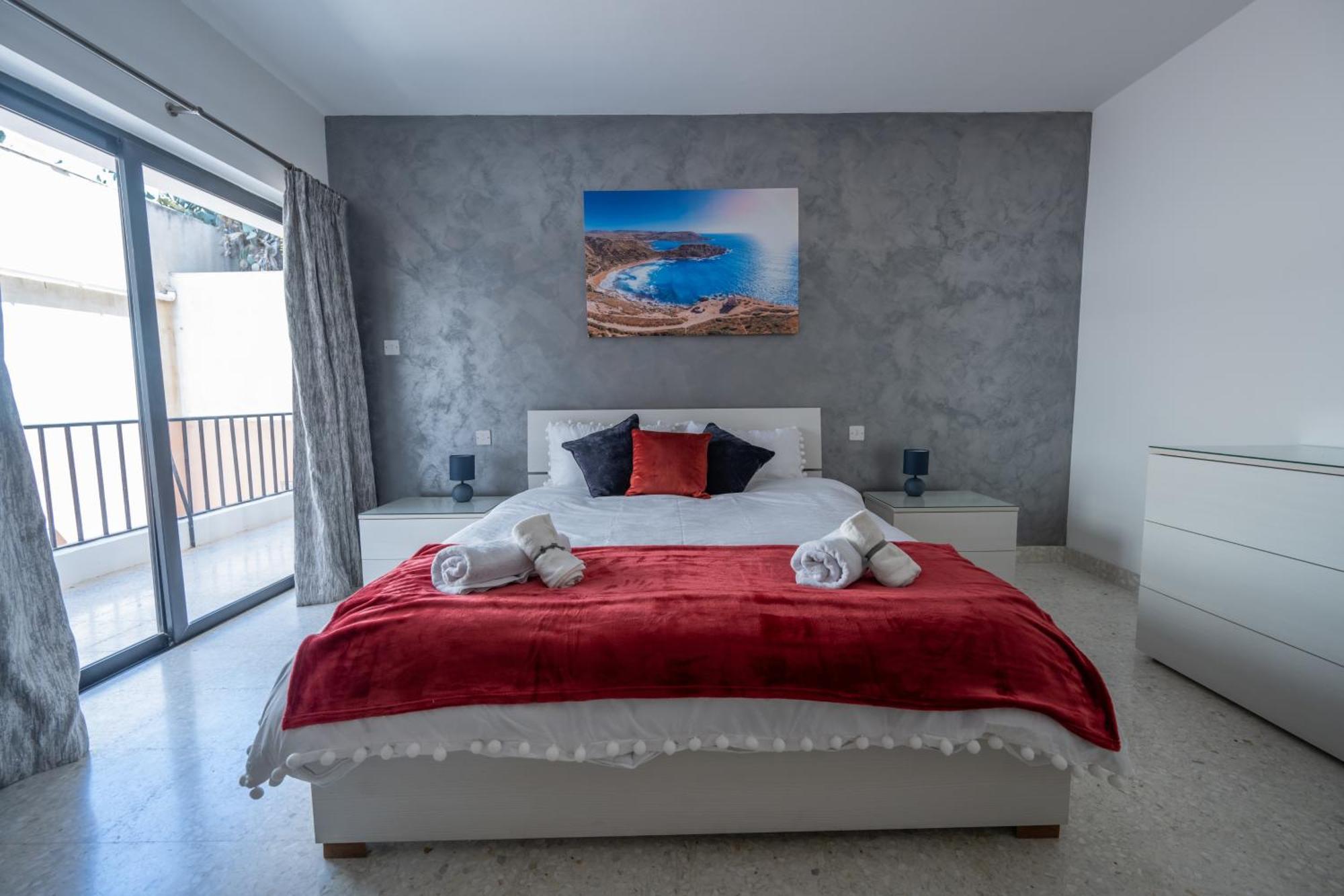 Spacious 3 Bedroom Apartment In The Heart Of St Julians Saint Julian's Dış mekan fotoğraf