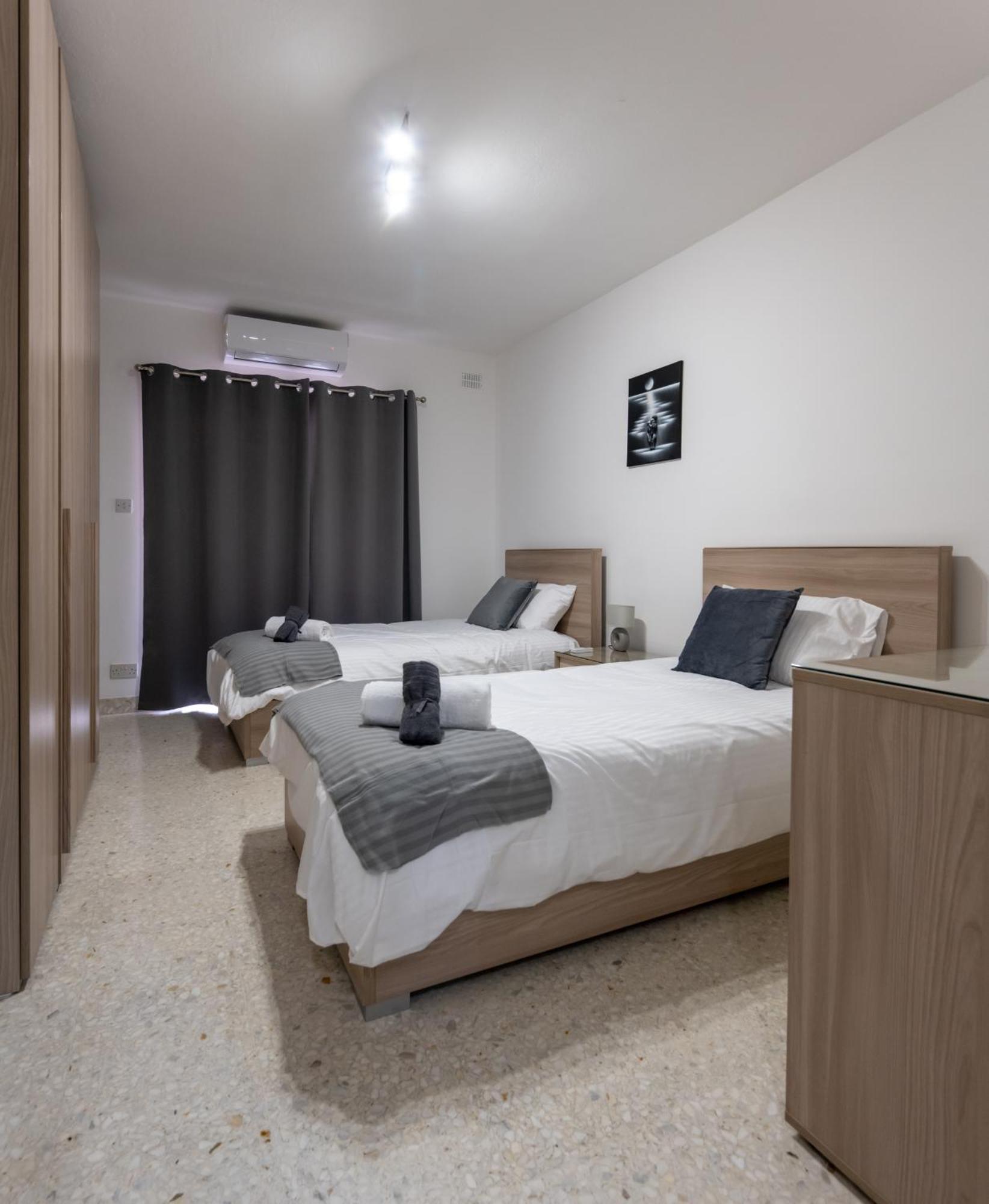 Spacious 3 Bedroom Apartment In The Heart Of St Julians Saint Julian's Dış mekan fotoğraf