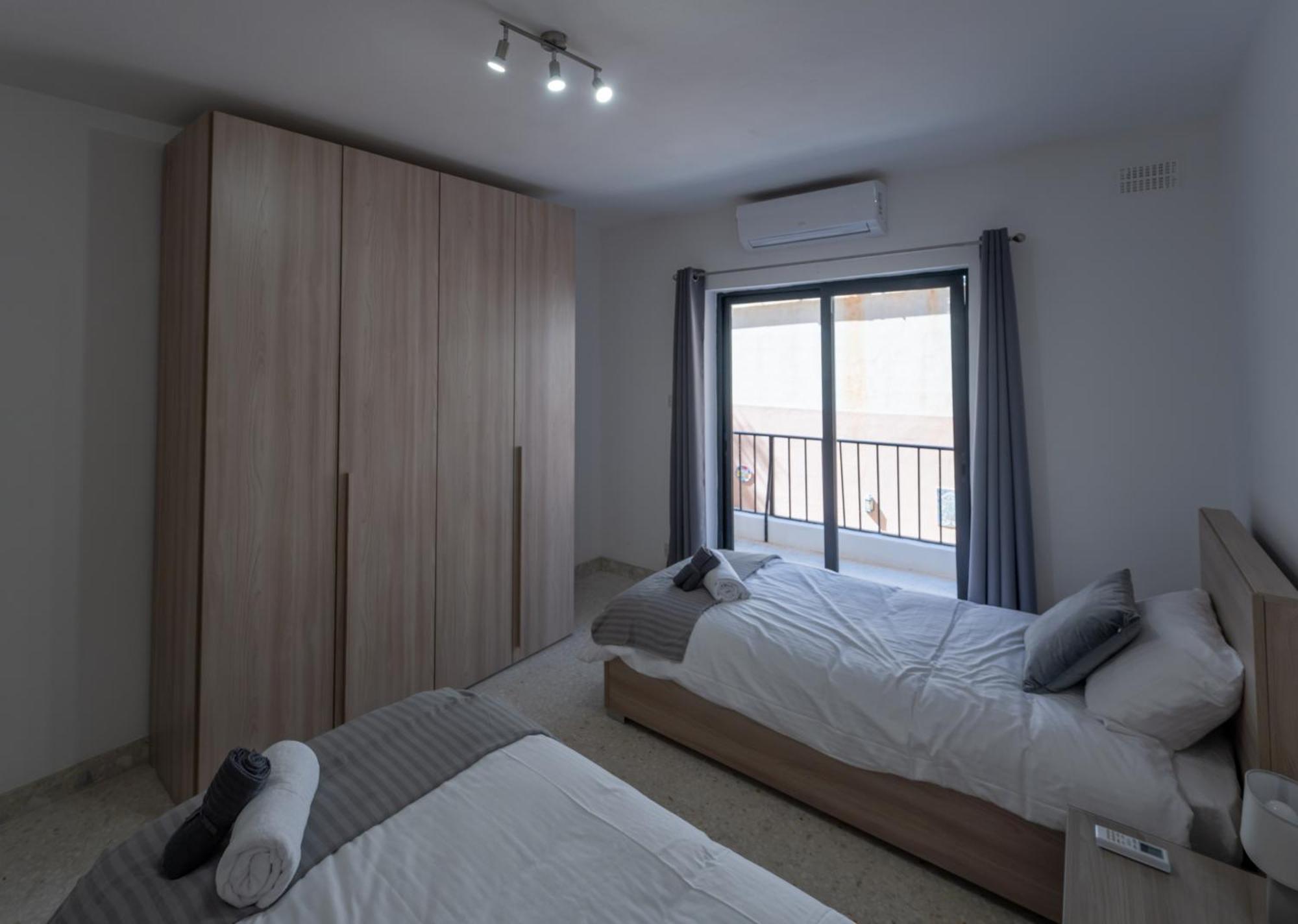 Spacious 3 Bedroom Apartment In The Heart Of St Julians Saint Julian's Dış mekan fotoğraf