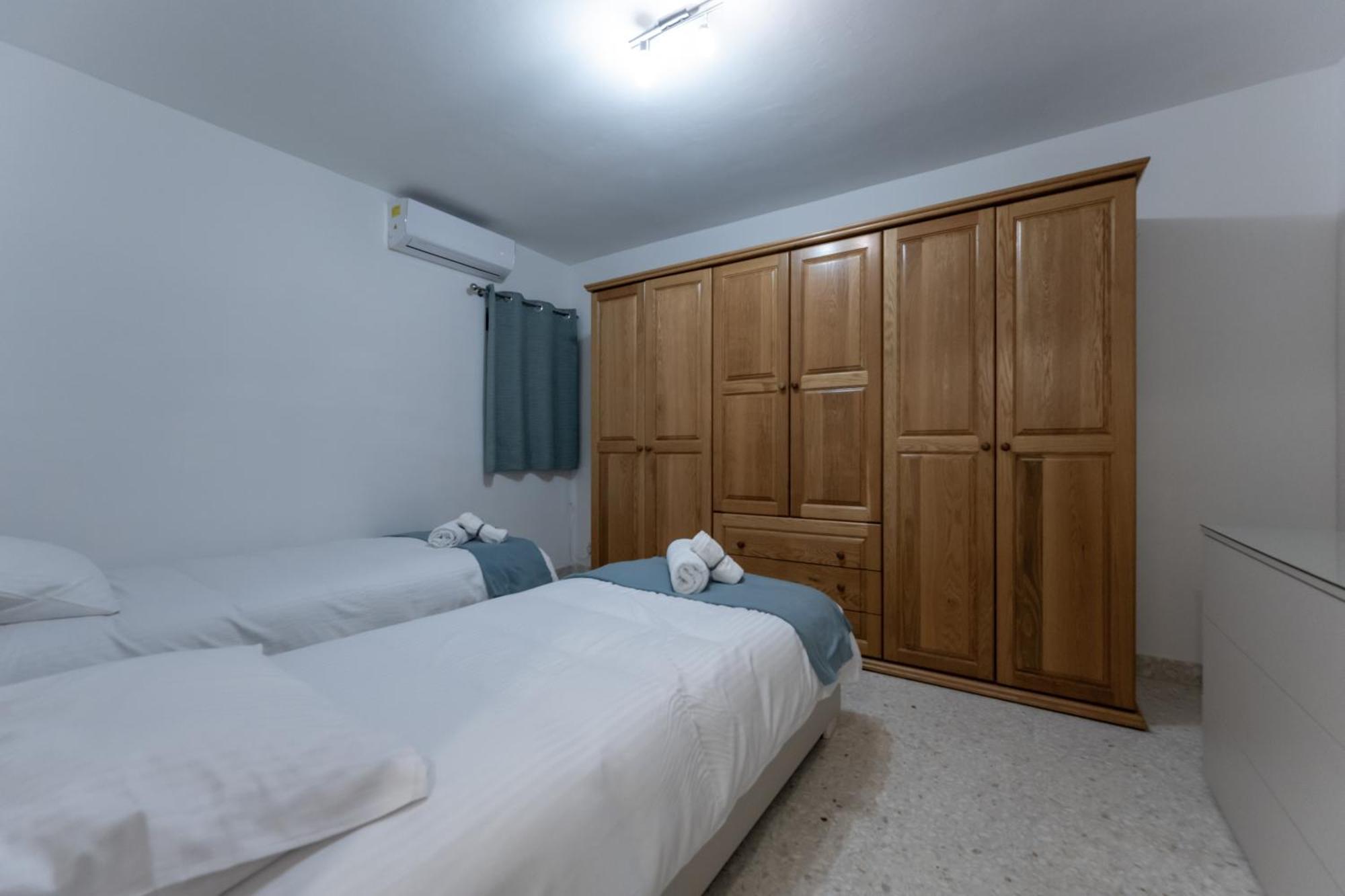 Spacious 3 Bedroom Apartment In The Heart Of St Julians Saint Julian's Dış mekan fotoğraf