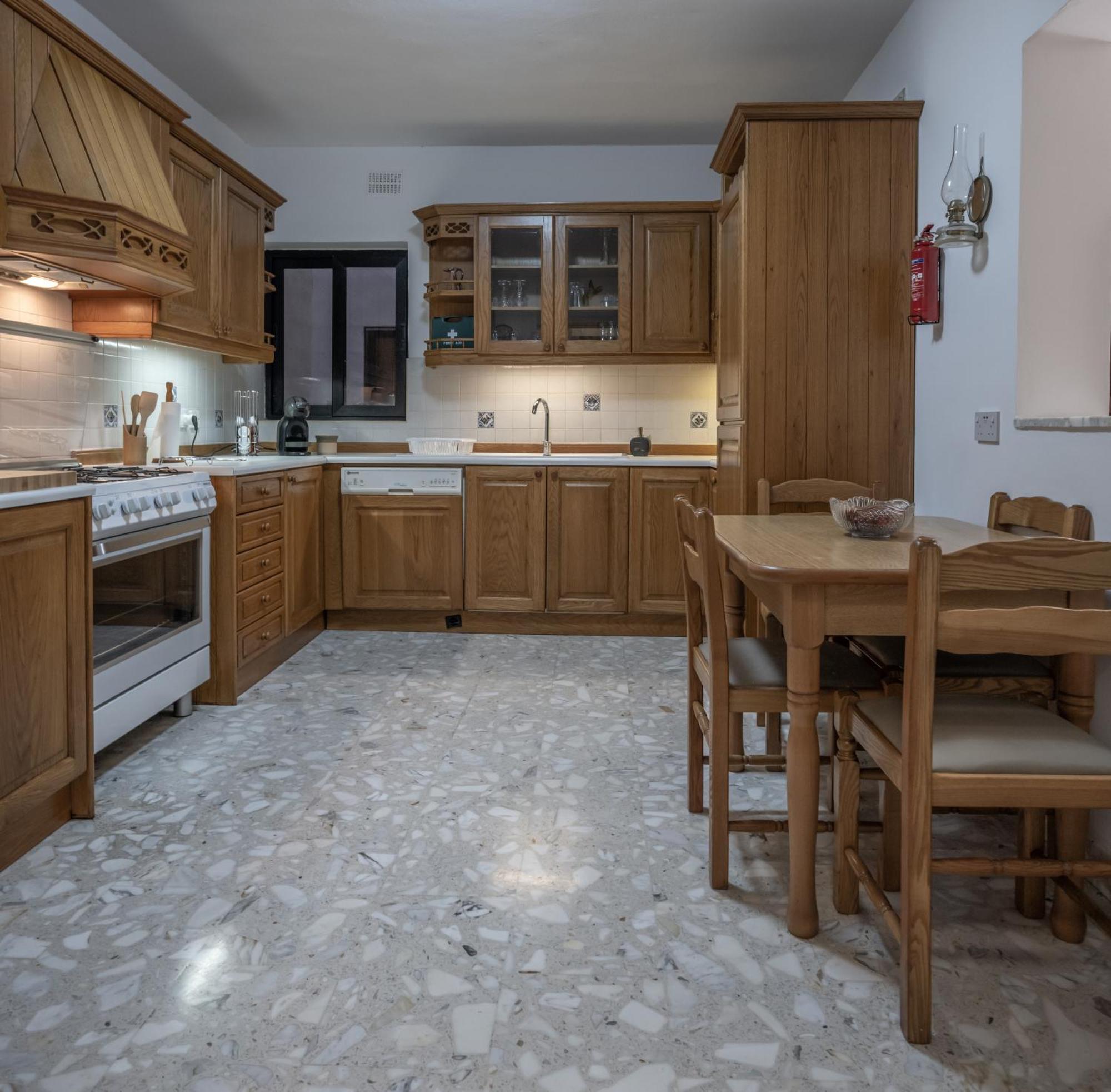 Spacious 3 Bedroom Apartment In The Heart Of St Julians Saint Julian's Dış mekan fotoğraf