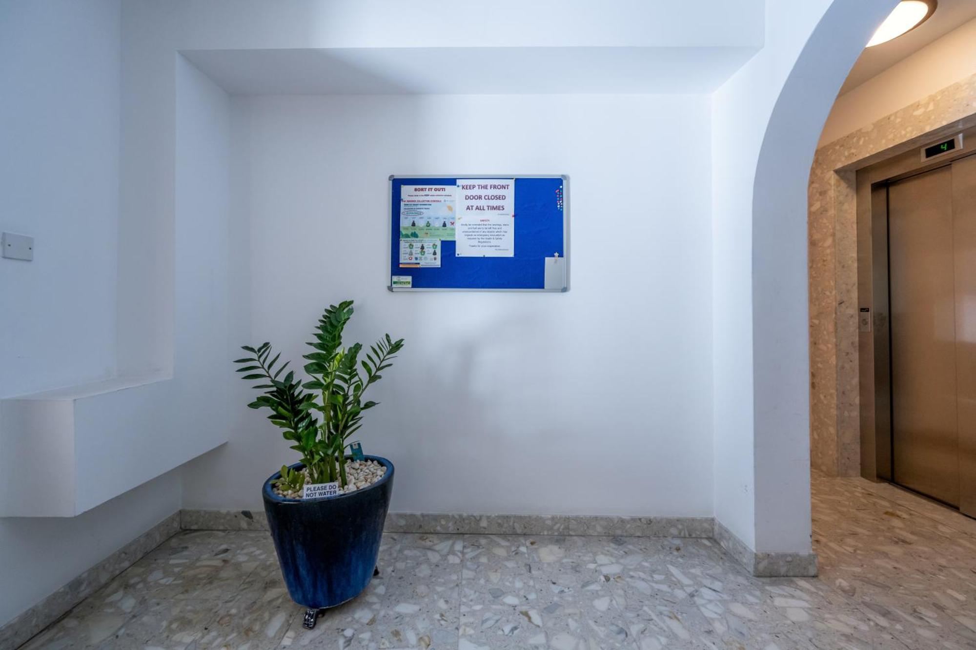 Spacious 3 Bedroom Apartment In The Heart Of St Julians Saint Julian's Dış mekan fotoğraf