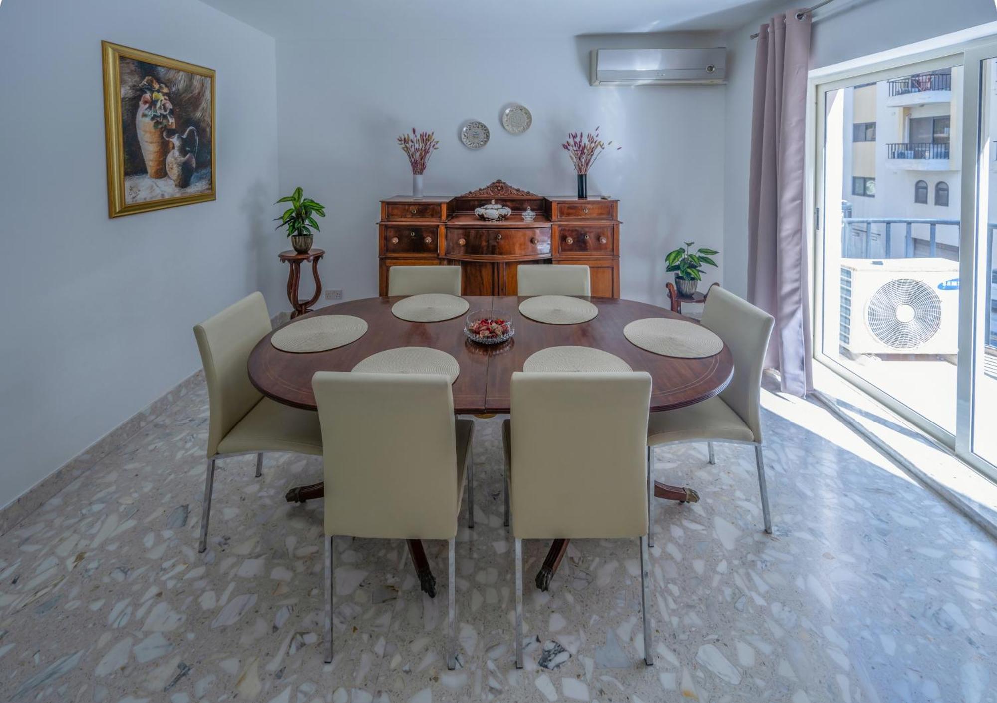 Spacious 3 Bedroom Apartment In The Heart Of St Julians Saint Julian's Dış mekan fotoğraf