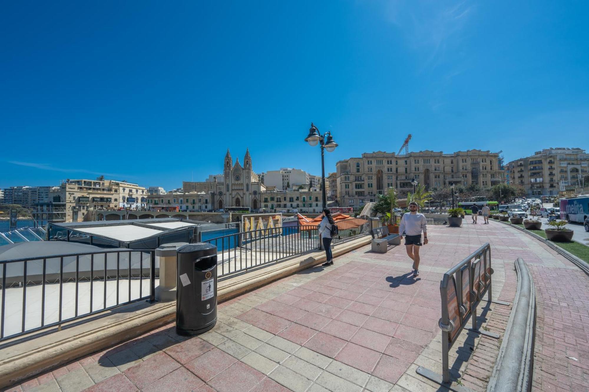 Spacious 3 Bedroom Apartment In The Heart Of St Julians Saint Julian's Dış mekan fotoğraf